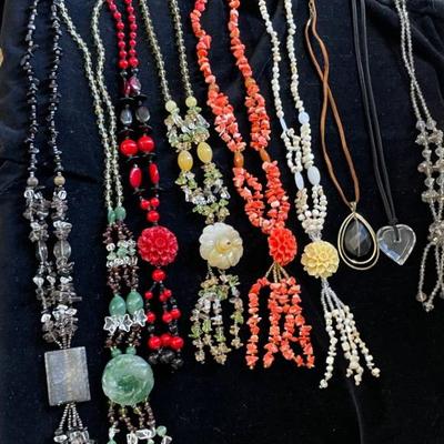 AWT141 - A Beautiful Collection of Costume Necklaces