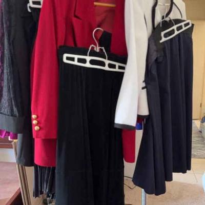 AWT110 Women’s Clothing Lot