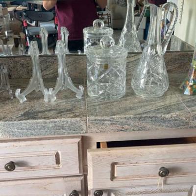 AWT294- Crystal & Decorative Stands