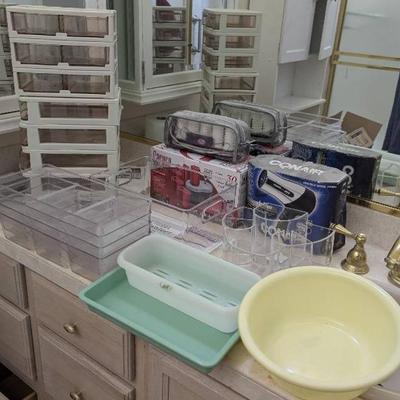 AWT121 - Medical Supplies and Bathroom Miscellaneous 