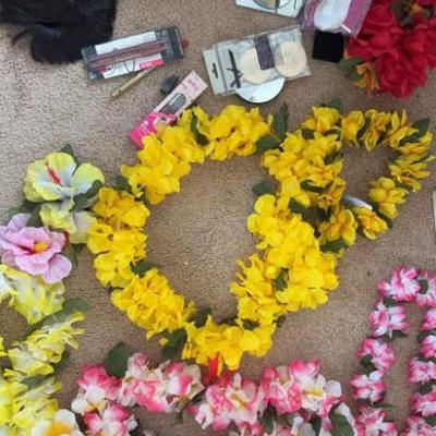 AWT227 Mystery Lot Women’s Hair Pieces And More