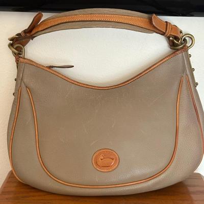 AWT030 Vintage Dooney & Bourke Ladies Handbag