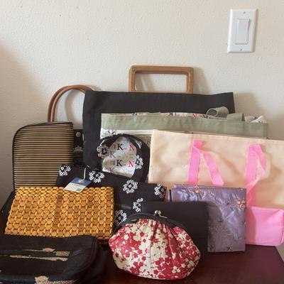 AWT040  All Kinds Of Bags 