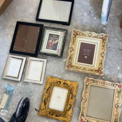 AWT324 Assorted Picture Frames