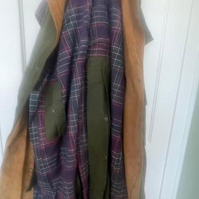 Vintage Willis & Geiger Men's Green Waxed Riders Trench Coat w/ Flannel Lining Size L.