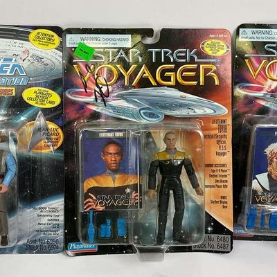Star Trek Voyager Figure Set with Signed Box
