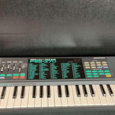 Vintage Yamaha PortaSound PSS-470 Keyboard