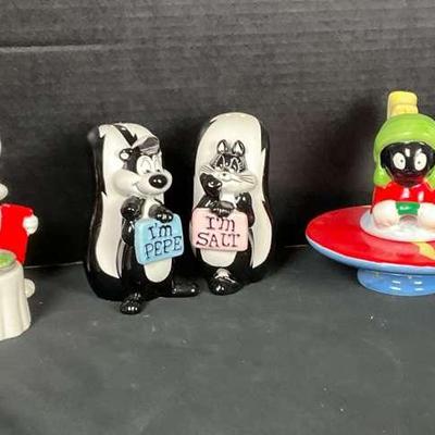 5 Sets of Looney Tunes Salt and Pepper Shakers