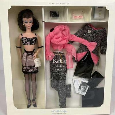 Barbie Fashion Model Giftset "A Model Life" – Silkstone Body, Limited Edition