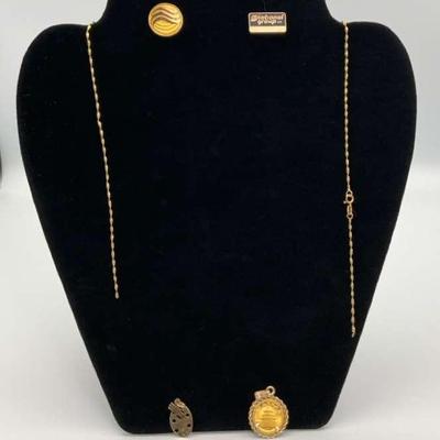 10K Gold Chain and Pendant Set