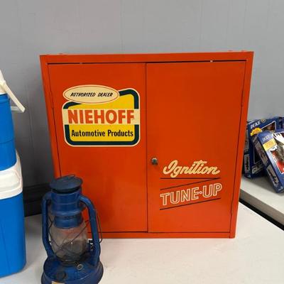 Niehoff Authorized Dealer Tool Cabinet