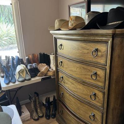 Women’s shoes