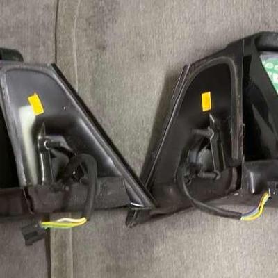 Nissan OEM Parts Lot – Mirrors & Floor Mats