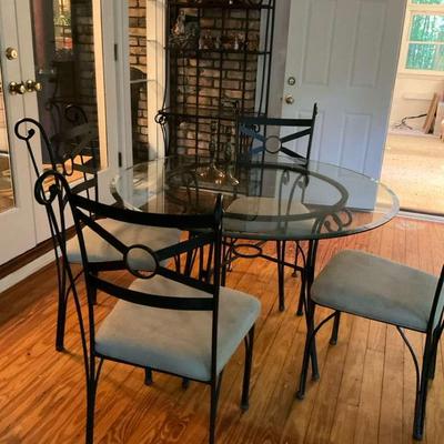 Dining Set with Baker's Rack & Decor Accents