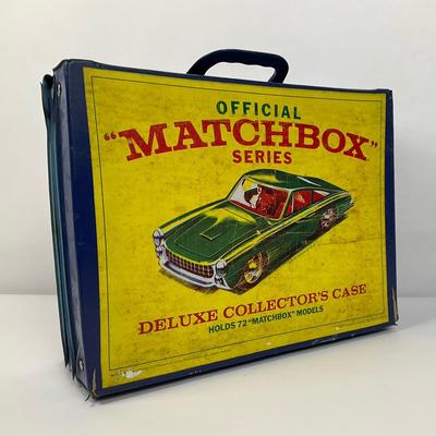 Matchbox collector series case with multiple cars
