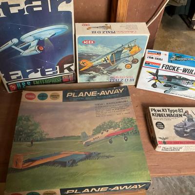 Mixed Lot of Vintage Model Kits – Planes, Cars & More