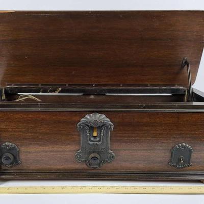 Vintage RCA Radiola 60 Mahogany Super-Heterodyne Radio