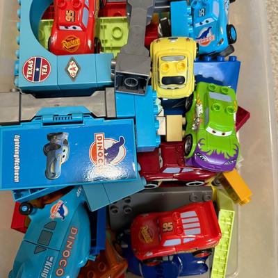 Disney Pixar Cars DUPLO Lot – Lightning McQueen & Friends with Tracks