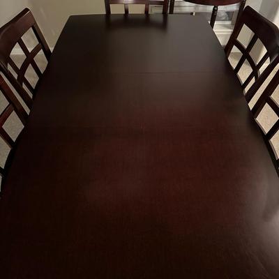 Classic And Elegant Table For 6