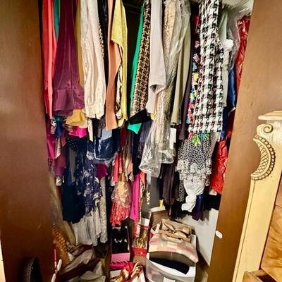 Many clothing items - 85% womens - all in nice condition