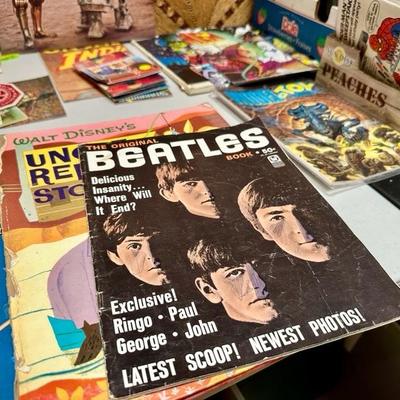 Sale Photo Thumbnail #27: Stacks of vintage magazines