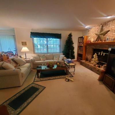 Sale Photo Thumbnail #374