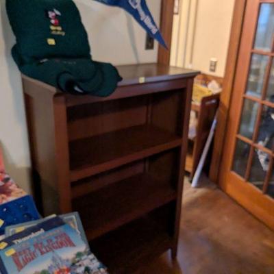Sale Photo Thumbnail #56: Bookshelf