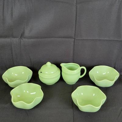 Gail Pittman Hospitality Collection Green Covered Sugar, Creamer & 4 Scalloped Bowls