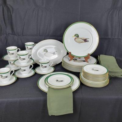 Set of Duck Decoy China by Woodmere, Green and Gold Rims, (8) Cloth Napkins
