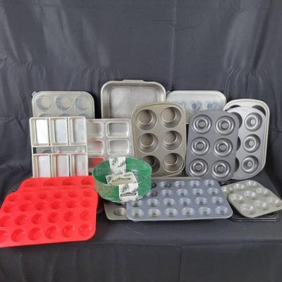 Assorted Baking Pans