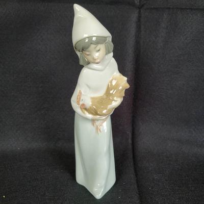 Lladro 4677 "Shepherdess With Rooster c1970