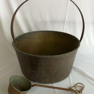 Cast Iron Campfire Stew Pot With Ladle