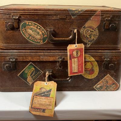 Oshkosh “vintage” Suitcase Set  