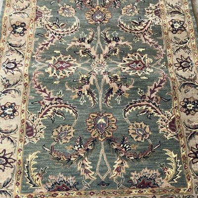 India House Collection 100% Wool Rug - 5' x 8'