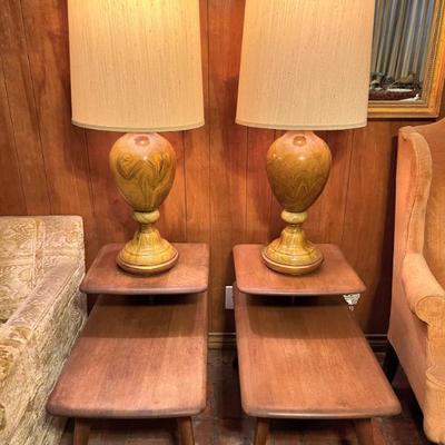 Mid Century Modern Heywood-Wakefield 2 tier tables and Marbro marbelized  MCM lamps