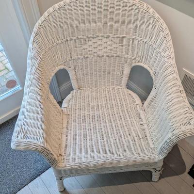 Very sweet wicker chair, new