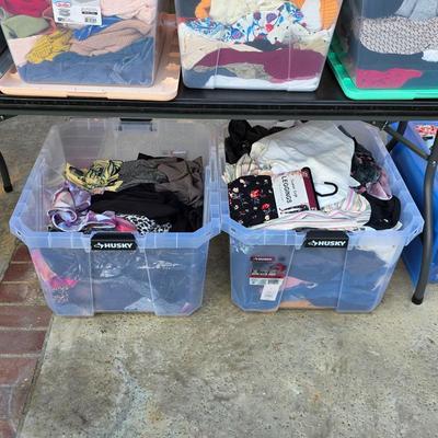 Women's clothing - hundreds of pieces new with tags