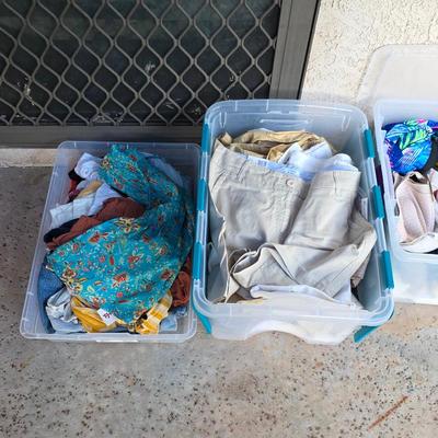 Women's clothing - hundreds of pieces new with tags