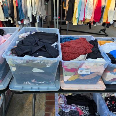 Women's clothing - hundreds of pieces new with tags