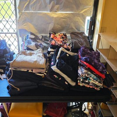 Women's clothing - hundreds of pieces new with tags