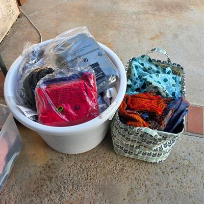 Women's clothing - hundreds of pieces new with tags