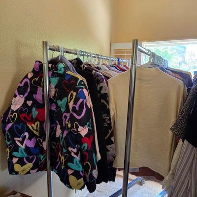 Women's clothing - hundreds of pieces new with tags