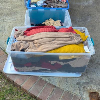 Women's clothing - hundreds of pieces new with tags