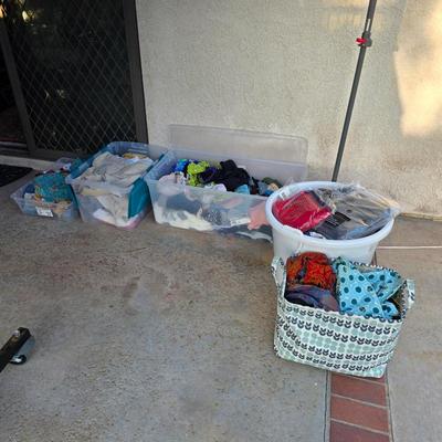 Women's clothing - hundreds of pieces new with tags