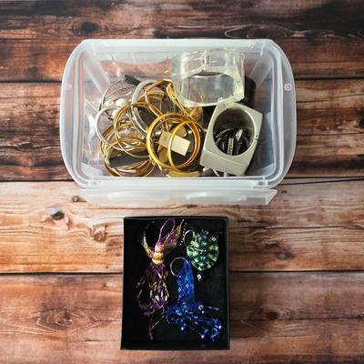 Women's jewelry and accessories