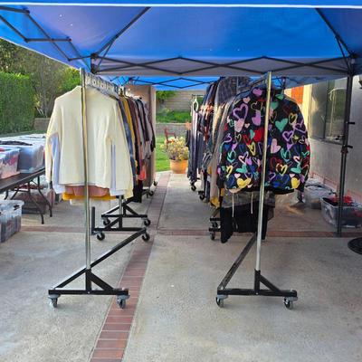 Women's clothing - hundreds of pieces new with tags