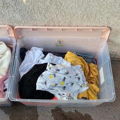 Women's clothing - hundreds of pieces new with tags