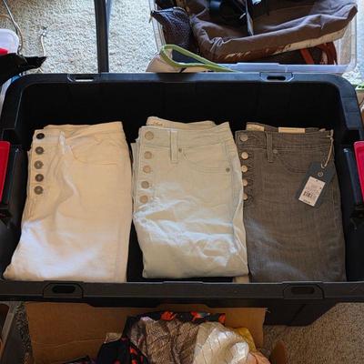 Women's clothing - hundreds of pieces new with tags