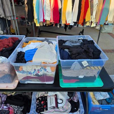 Women's clothing - hundreds of pieces new with tags