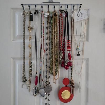 Women's jewelry and accessories